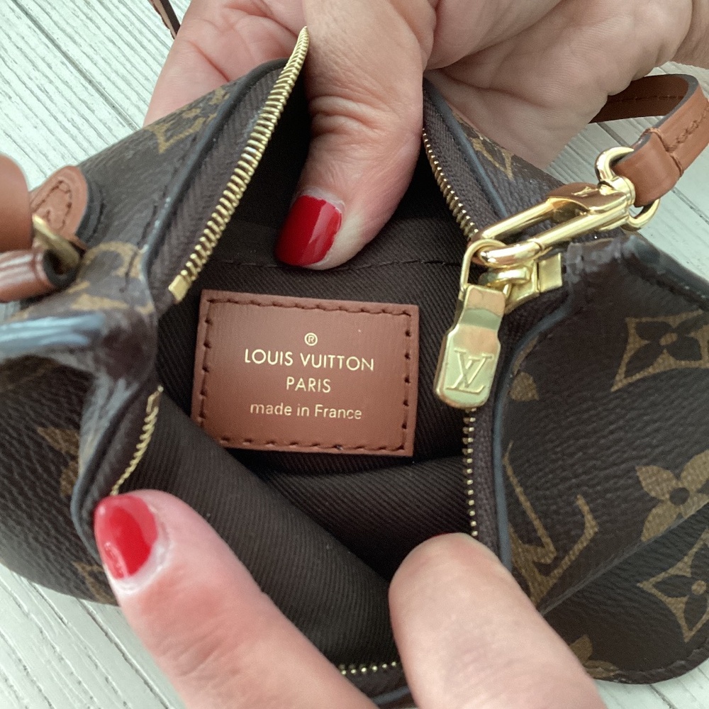 Louis Vuitton Monogram Canvas Hobo with Gold Chain and Brown Leather Trim - Picture 7 of 10
